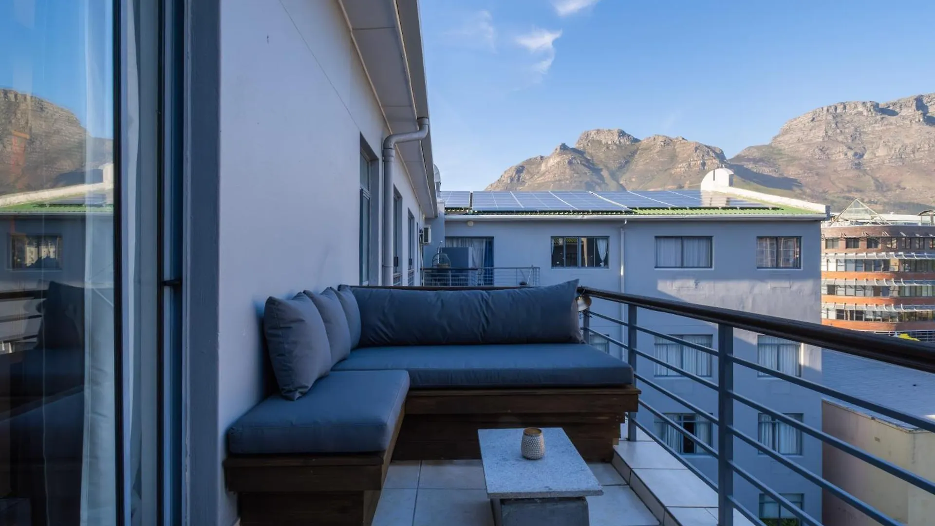 Cape Town City Studio - Table Mountain Views, Gym, Free Parking, Strong Wifi 0*, Cape Town
